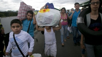 Venezuelčania nakupovali vo veľkom. Do Kolumbie prišli desaťtisíce