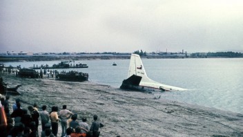 Pred 40 rokmi sa do Zlatých pieskov zrútilo dopravné lietadlo