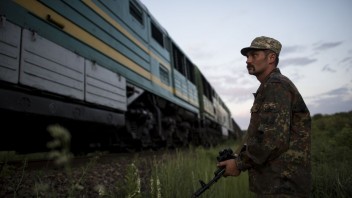 Na Ukrajine zmarili teroristické útoky, cieľom boli železničné trate