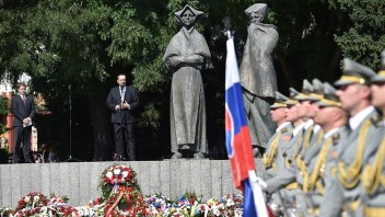 Fotogaléria: Bratislava si uctila obete Slovenského národného povstania