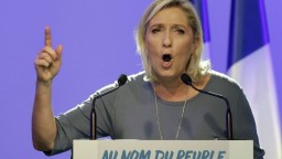 Francúzsko Francúzom a odchod z EÚ. Aj to sľubuje Le Penová