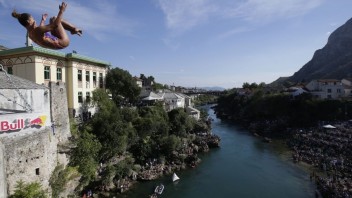 Kanaďanka Richardová a Čech Navrátil ovládli Cliff Diving v Mostare