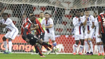 Prekvapenie súťaže Nice vedie v Ligue 1 aj po deviatom kole