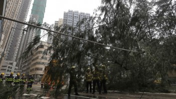 Východnú Áziu trápi tajfún Haima, v Hongkongu spôsobil povodne