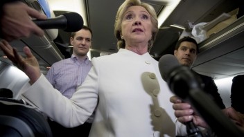Ústredie kampane Hillary Clintonovej museli evakuovať