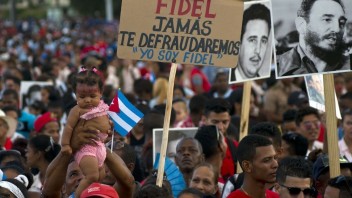 Kubánci vzdali hold Castrovi, zakážu po ňom pomenovať ulice
