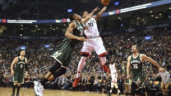 NBA: Houston ťahá víťaznú sériu, Toronto zdolalo Milwaukee