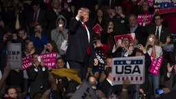 Trump ukončil turné, svojich voličov označil za pravých vlastencov