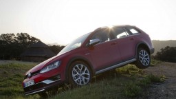 Volkswagen Golf Alltrack a novinky značiek Honda, Hyundai, Seat a Škoda