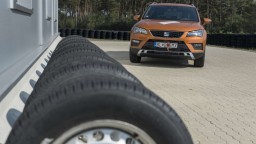 Test letných pneumatík pre SUV, autonómna jazda v BMW 540i a nová Toyota Yaris