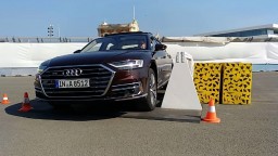Audi A8 a jeho ďalšie vychytávky, offroad trial Valča a druhá časť porovnania crossoverov