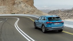 Prvé kilometre s elektrickým SUV Audi e-tron a ultra rýchla nabíjačka pri Budči