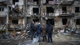 V uliciach sa ozýva streľba aj výbuchy.  Ako súčasná situácia ovplyvnila Ukrajincov?