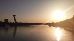 Netradičný výlet v Bratislave? Plavby po Dunaji spoja príjemné posedenie s nádhernými výhľadmi