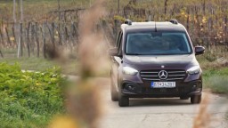 Motoring: Pozreli sme sa na rodinné autá Mercedes Benz triedy T a Škodu Kodiaq