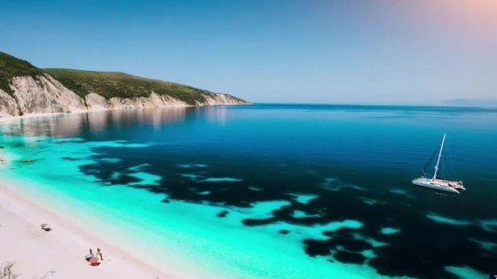 Najväčší ostrov v Iónskom mori, najkrajšie pláže Grécka. Prečo dovolenkovať práve na Kefalónii?