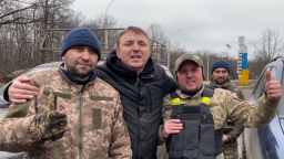 Denník dobrovoľníka: V Doneckej oblasti zachraňujú životy termokamery aj sviečky