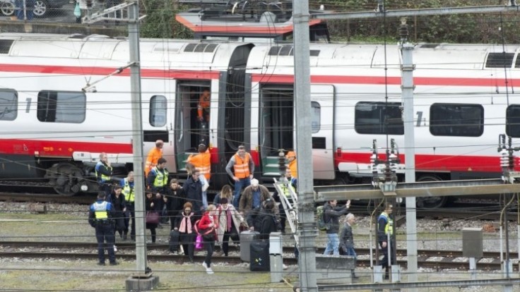 switzerland-train-derailed-34891-08943eb81d9c447fbd2da9ea95c49fce_0a000002-a751-d7da.jpg