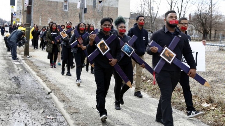 aptopix-student-walkouts-gun-violence-chicago-65417-2632d8bda669464c9fafc1e1316dbdbc_7f000001-a9a5-26f6.jpg