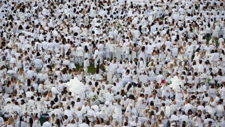 france-dinner-in-white-48276-02d5fecf305a4b37bb986564d0d8c711_7f000001-6282-7019.jpg
