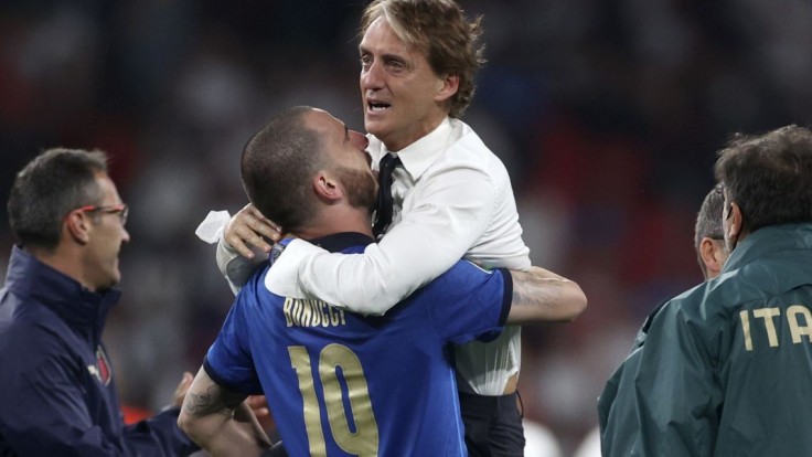 Tréner talianskej futbalovej reprezentácie Roberto Mancini sa teší po výhre vo finálovom zápase.