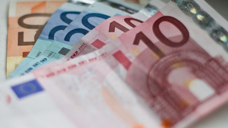 peniaze eurá bankovky hotovosť 1140px (SITA/Jozef Jakubčo)