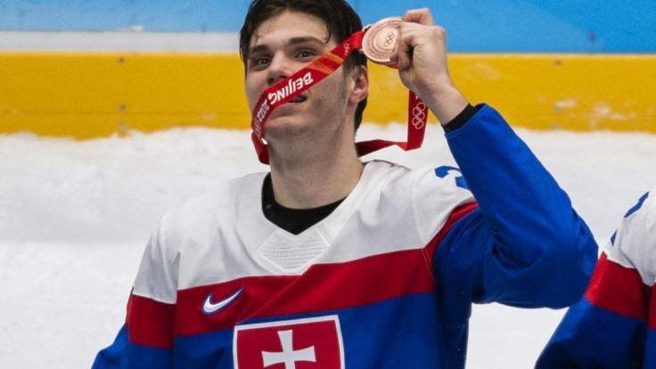 ZOH2022-Hokej: Slafkovský nemyslí na MVP: "Bronz je viac, to si každý zapamätá"