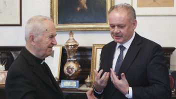 Stretnutie ex-prezidenta Andreja Kisku a kardinála vo Vatikáne