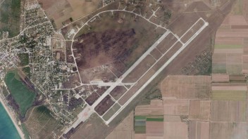 Takto vyzerá vojenská základňa na Kryme po výbuchu