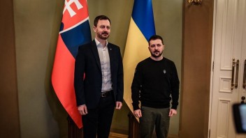 Premiér Eduard Heger sa stretol s ukrajinským prezidentom Volodymyrom Zelenským.
