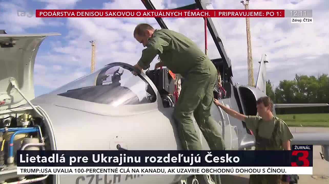 Ukrajinci oslávili sviatok na Karlovom moste rozvinutím svojej vlajky. Provokácia voči našim občanom, udrel Okamura